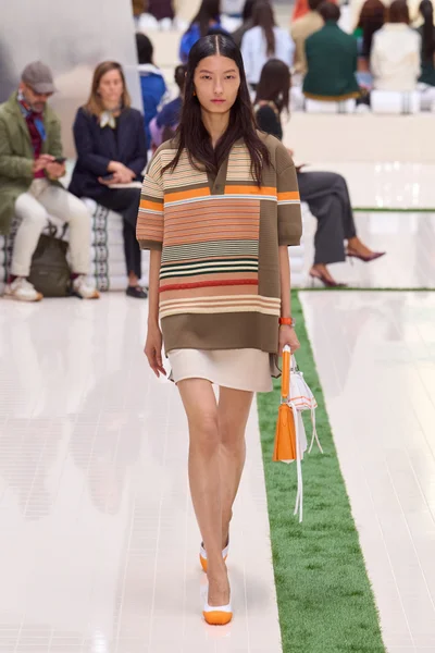Look 13